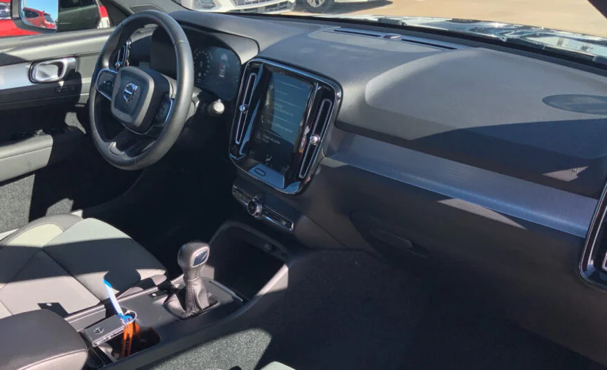 Volvo XC40 interior